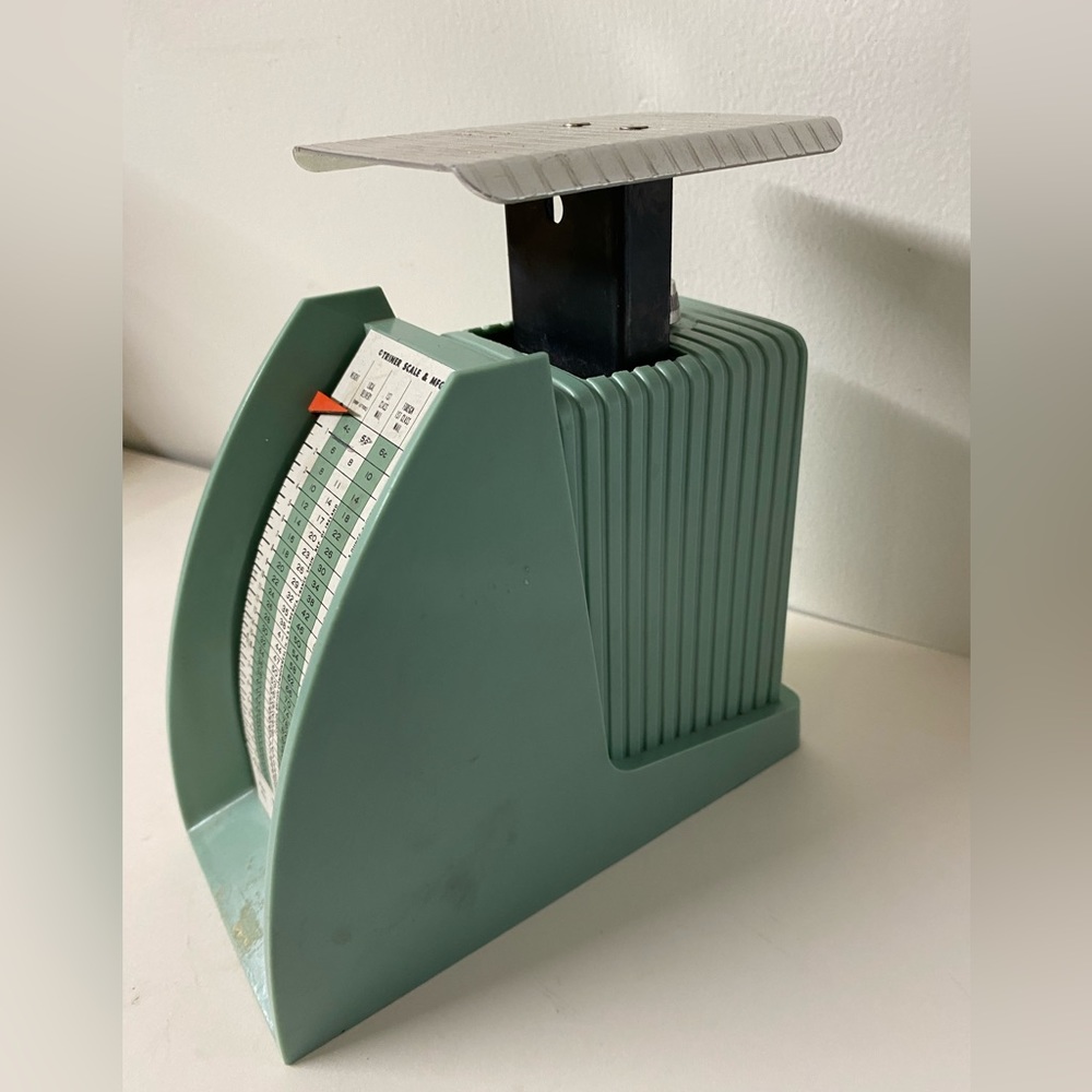 Vintage 70s Triner postal air mail 2 lb scale